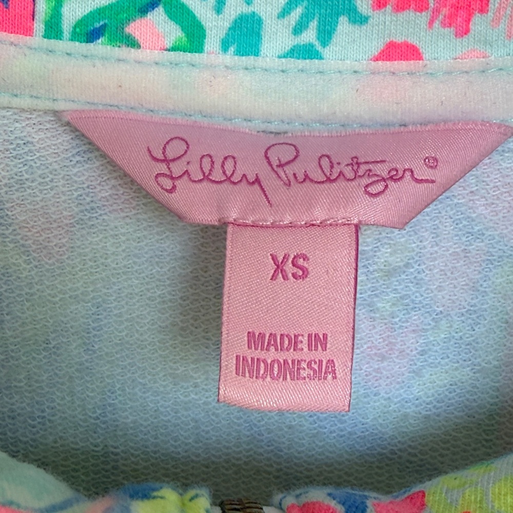 Lilly Pulitzer UPF 50+ Skipper Tunic Pop in Mermaids Cove Size XS - Picture 2 of 13